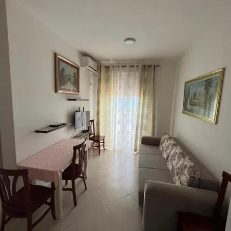 Apartamento Xhelilaj *